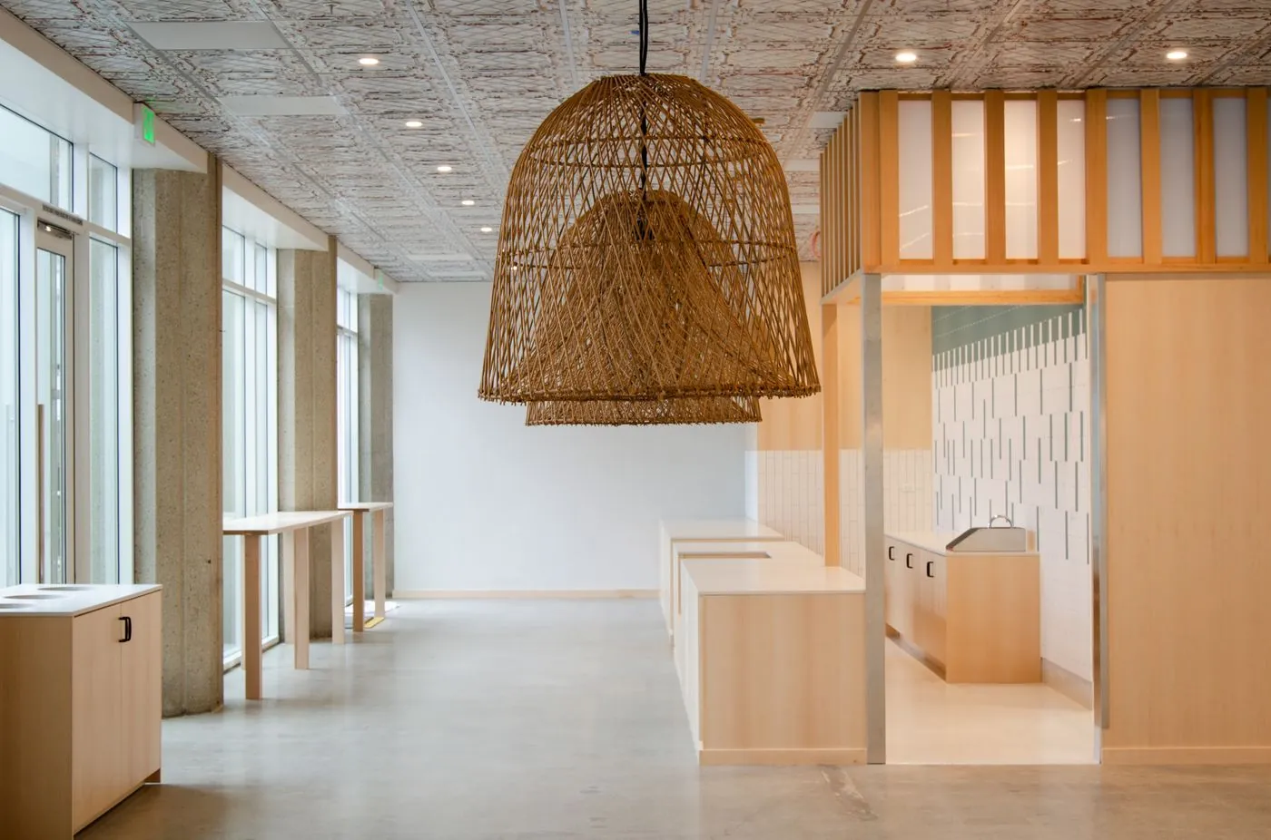 Maple plywood wainscoting in a commercial dining build